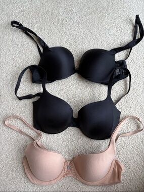 Victoria's Secret Black & Blush Molded T-Shirt Bra Set